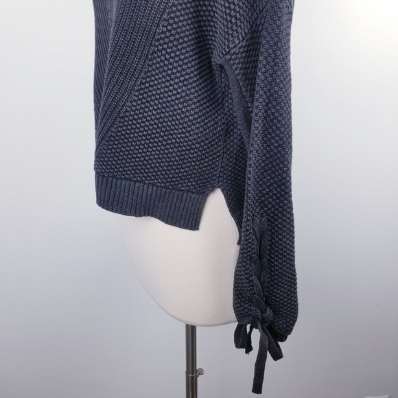 Hollister Ribbed Knit Black and Gray Sweater - Picture 11 of 11